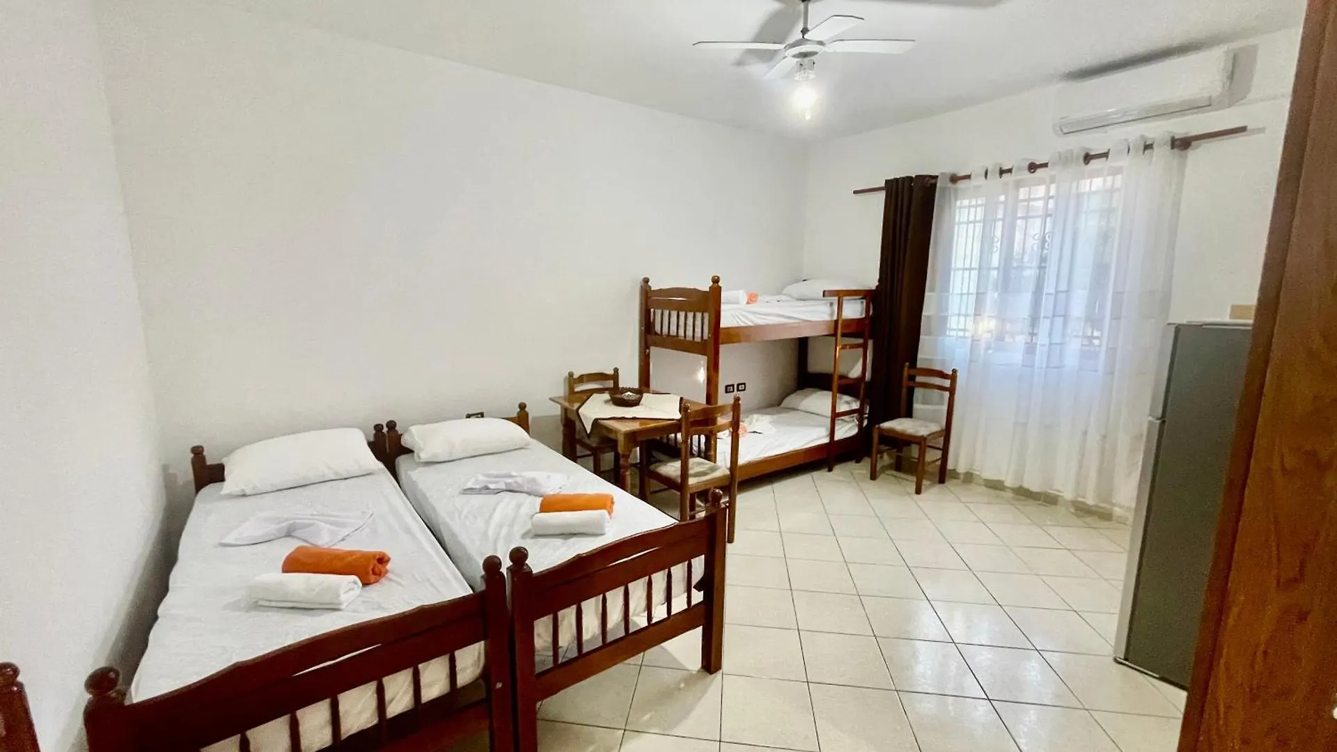 Hostel Xhou'S Home Shkoder