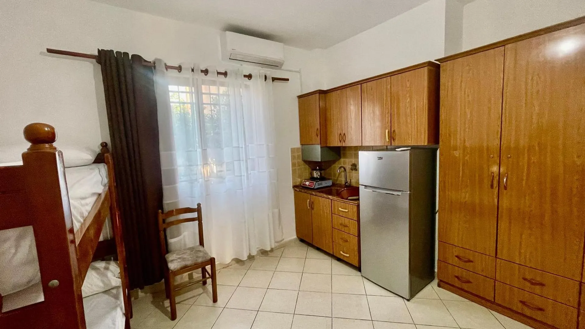 Xhou'S Home Shkoder Hostel