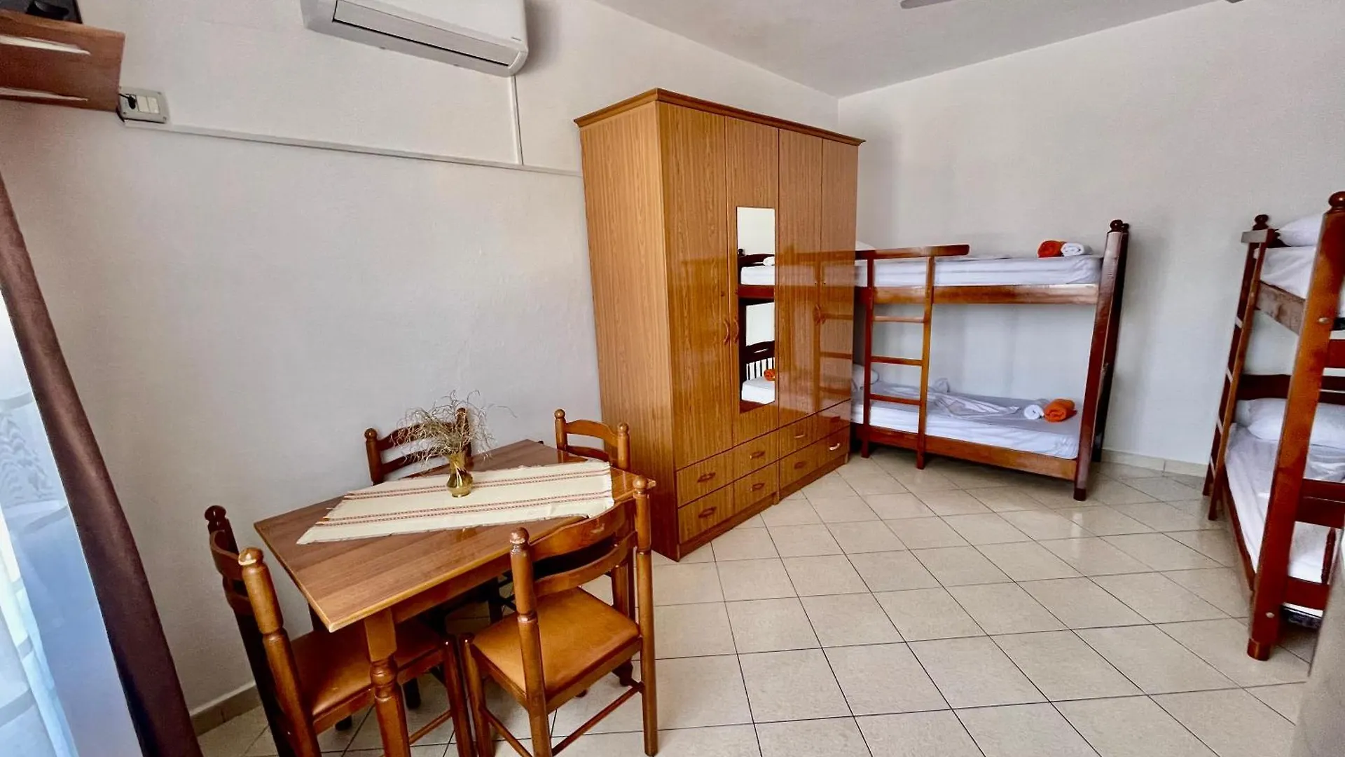Xhou'S Home Shkoder Hostel