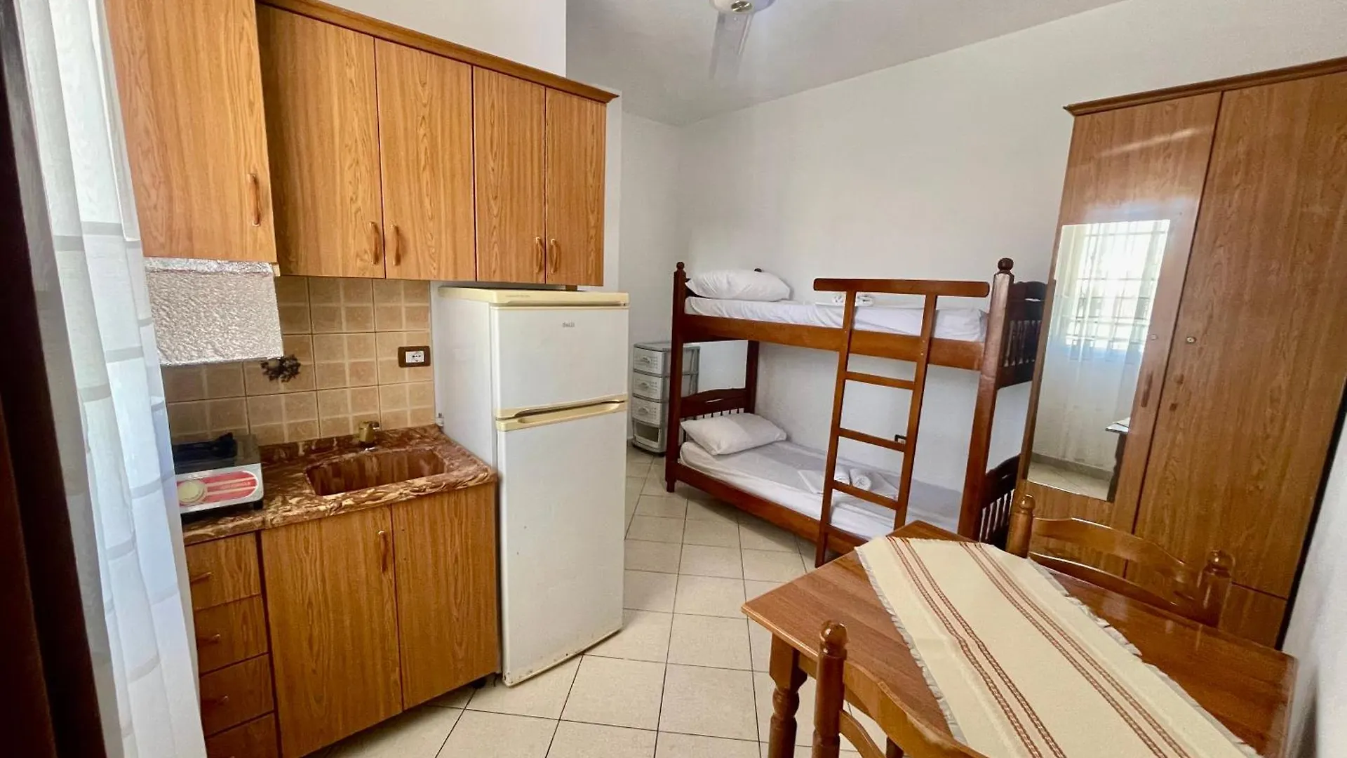 Xhou'S Home Shkoder