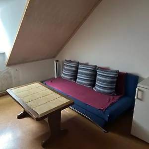 Bauer Mit Aufzug With Elevator Norymberga